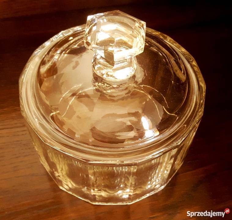 Komplet naczynie z kloszem do przystawek masła pomorskie