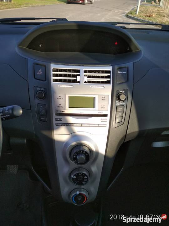 Toyota Yaris BEZWYPADKOWA 13 Czujniki parkowania wielofunkcyjna kierownica Yaris wielkopolskie