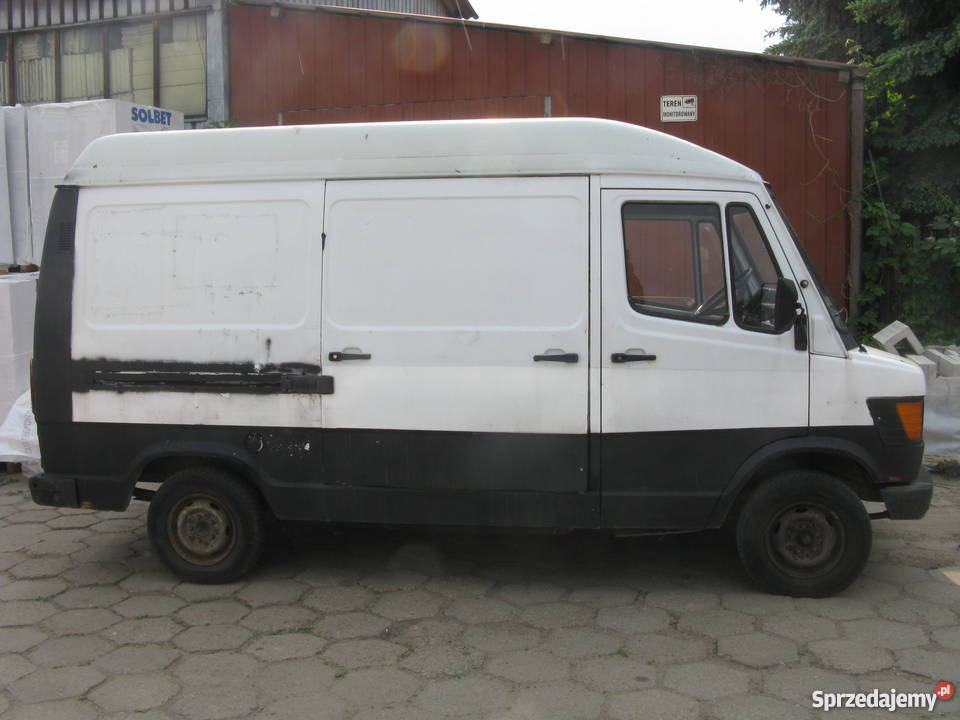 Mercedes 207 kaczka 24 Diesel Rok produkcji 1985 warmińsko-mazurskie Olsztyn sprzedam