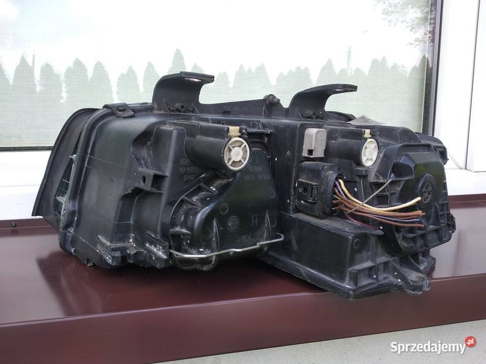 Audi A4 B6 lampa przednia prawa reflektor przód osobowe Sieradz