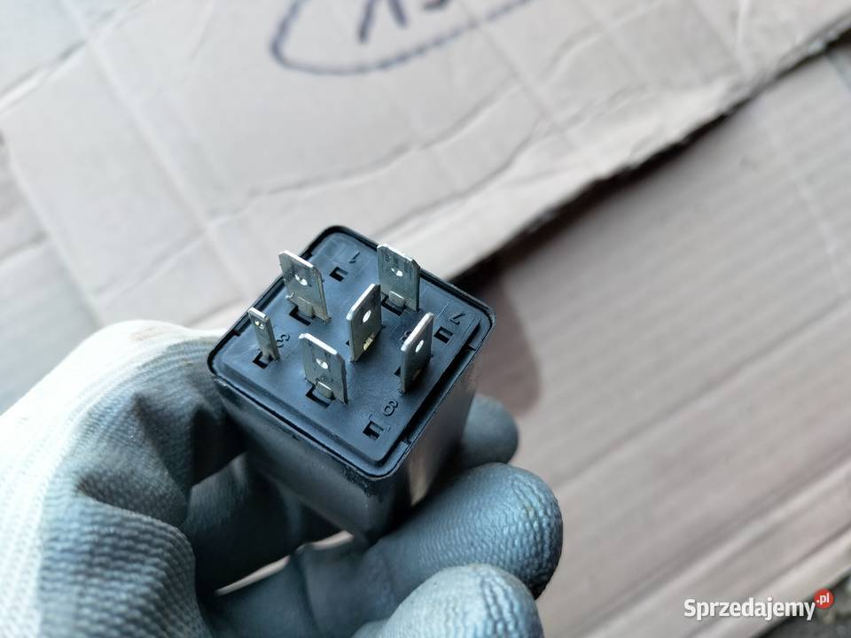 PRZEKAŹNIK 405 Przekaźniki