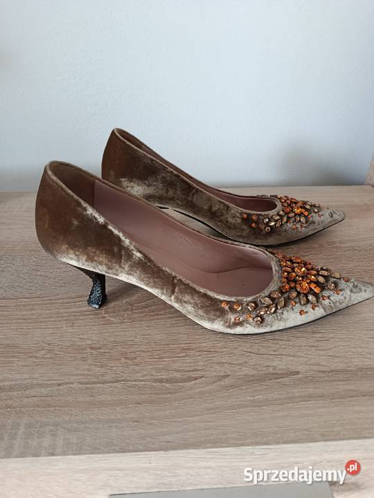 Szpilki Prada Vintage beżowe Y2K Nałęczów sprzedam