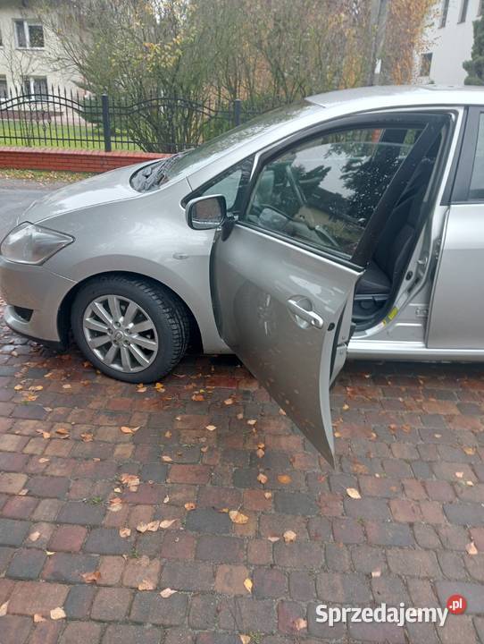 Toyota Auris 16 gaz Dzigorzew