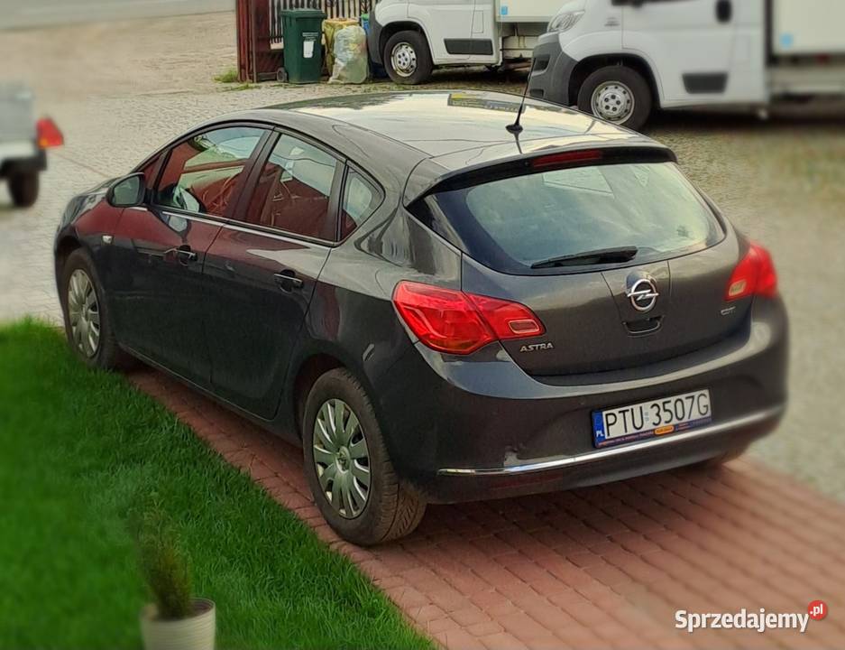 Opel Astra J 16cdti 2013 zadbany nieuszkodzony Sandomierz sprzedam