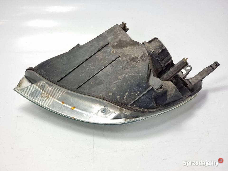 LAMPA PRAWA PRZÓD FORD FIESTA osobowe Lipno