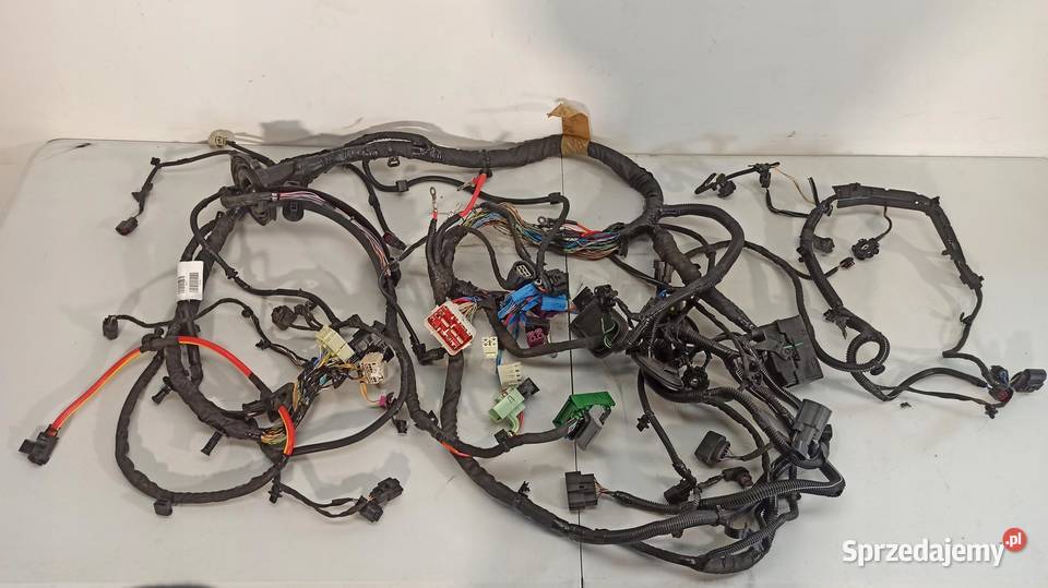 WIĄZKA INSTALACYJNA TYŁ V60