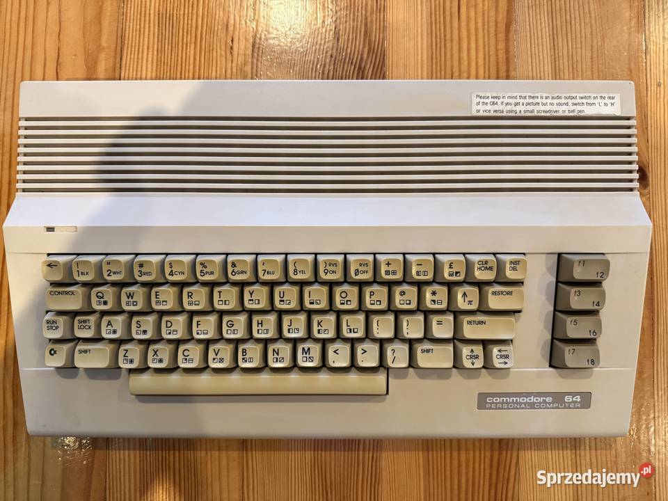 Commodore 64C sprawny kultowy retro komputer mazowieckie Warszawa