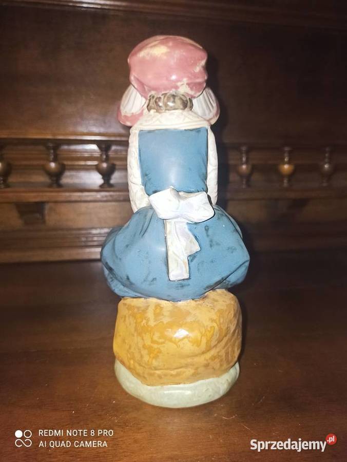 Figurka Dziewczynki z książką Ręcznie robiona Gdańsk