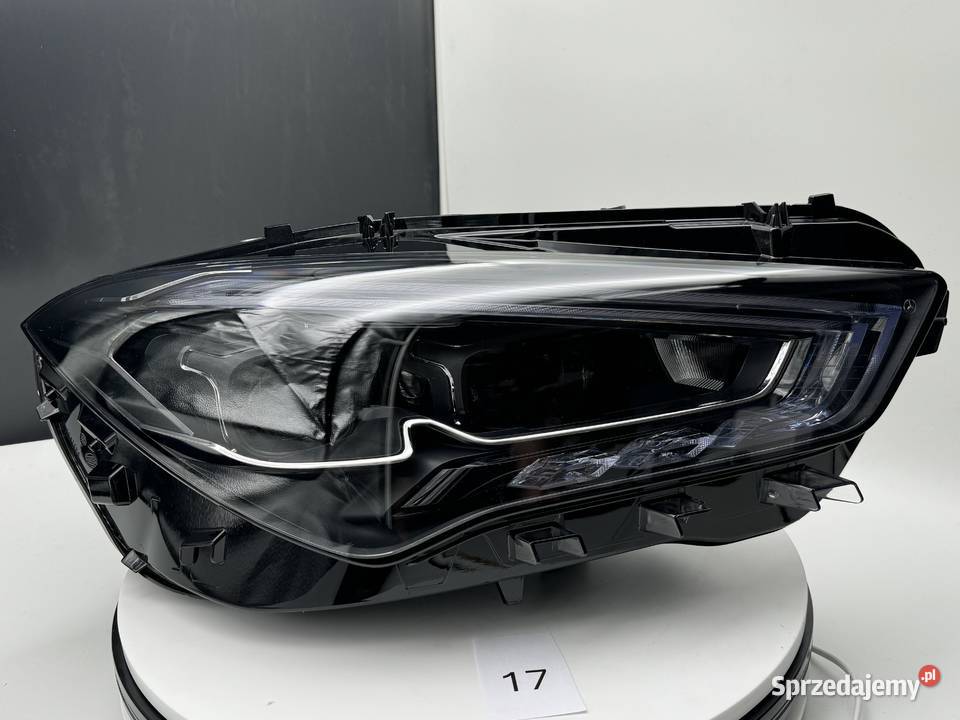 LAMPA PRZEDNIA PRZOD PRZÓD MERCEDES CLA LIFT osobowe wielkopolskie Poznań