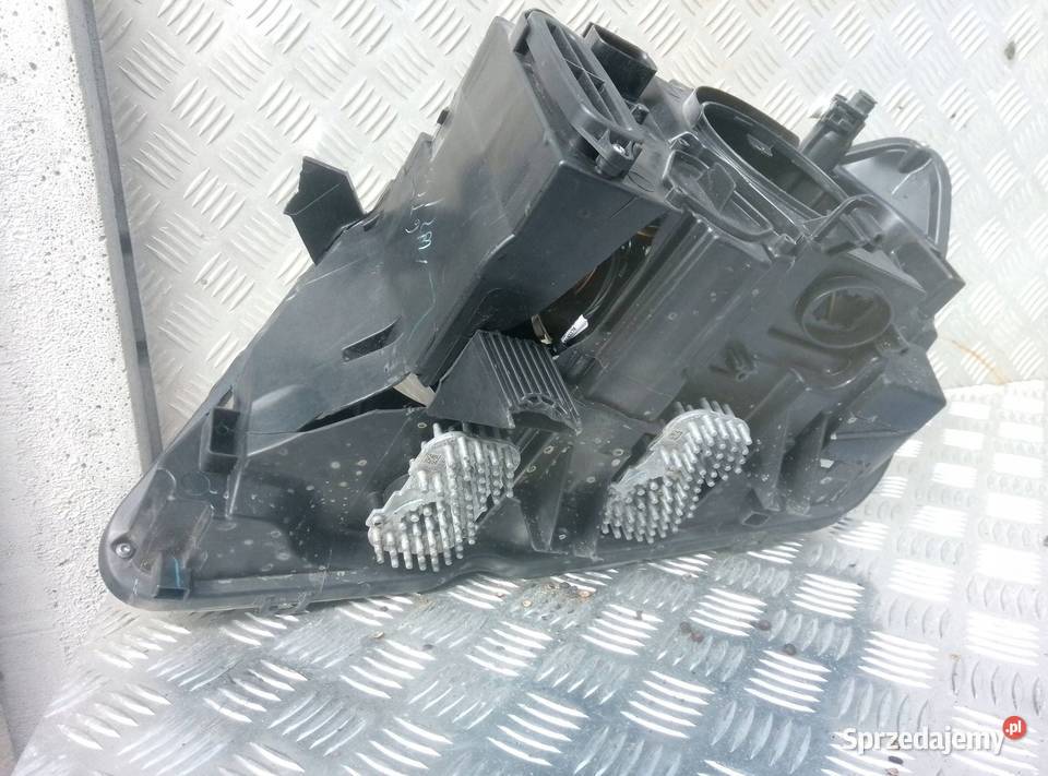 BMW X3 F25 2013 Przód strona prawa Lampa osobowe Barłogi