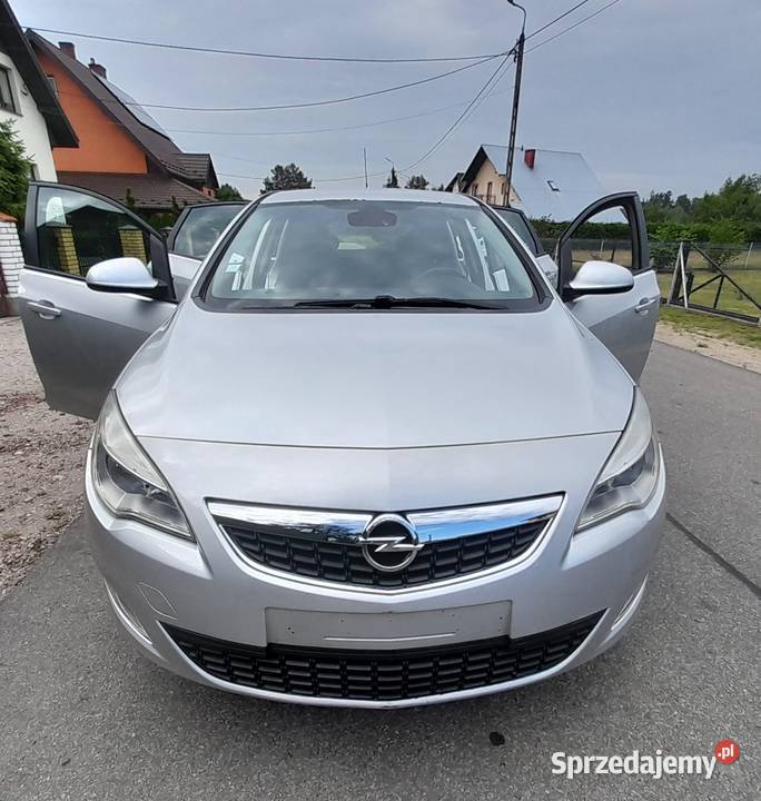 Opel Astra J 2010 r 17 cdti