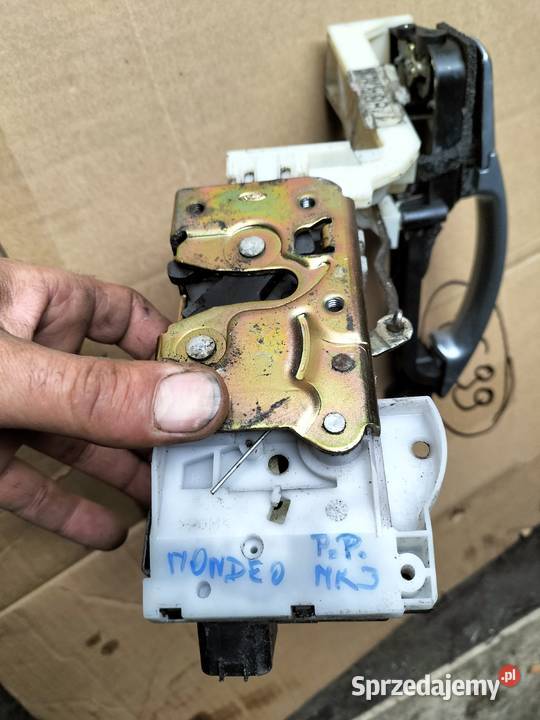 FORD MONDEO MK3 ZAMEK RĄCZKA DRZWI PRAWY PRZÓD Karoseria
