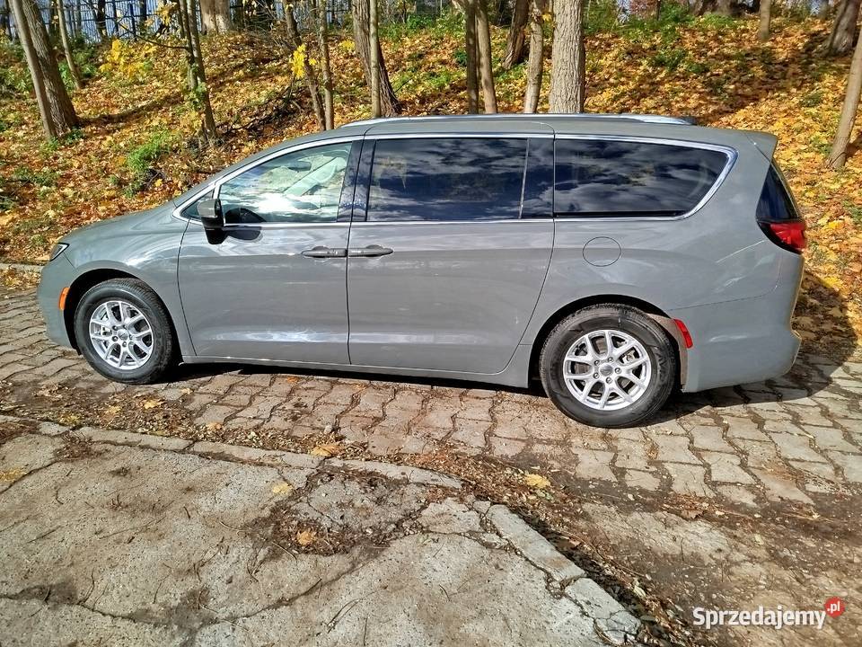 Chrysler pacyfica 2023 kanada benzyna