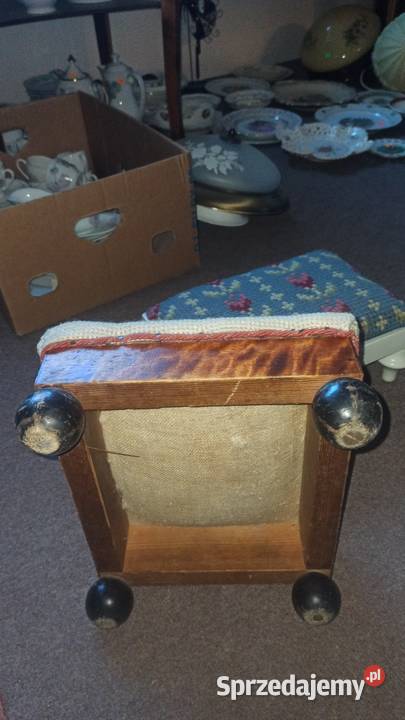 Podnóżek Na nóżkach Drewno białe niebieski sprzedam