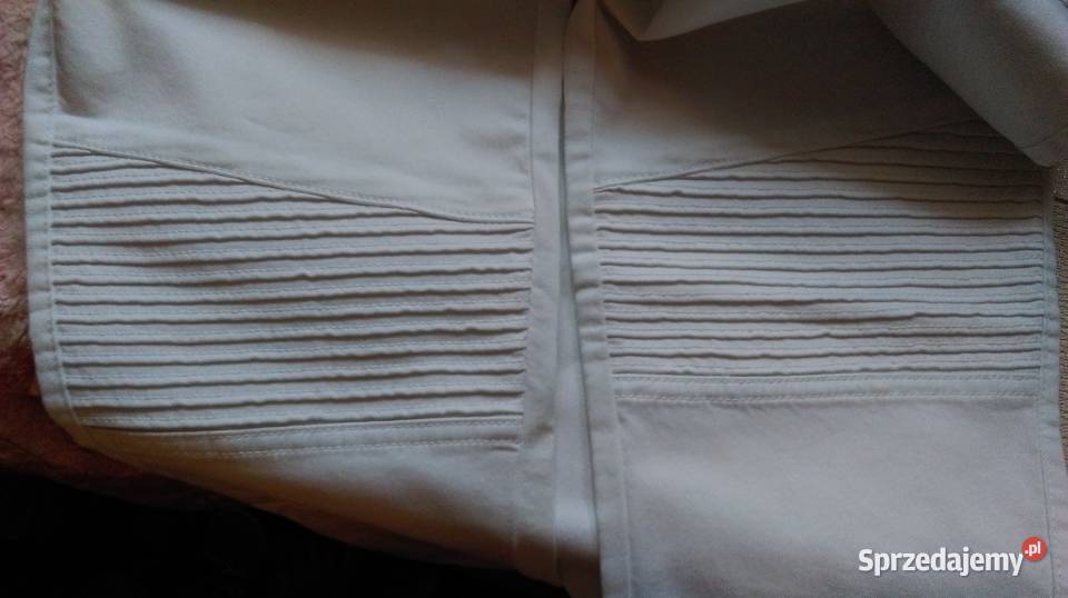 40 ZARABiałe spodnie rurki ze zdobieniem z Kraków