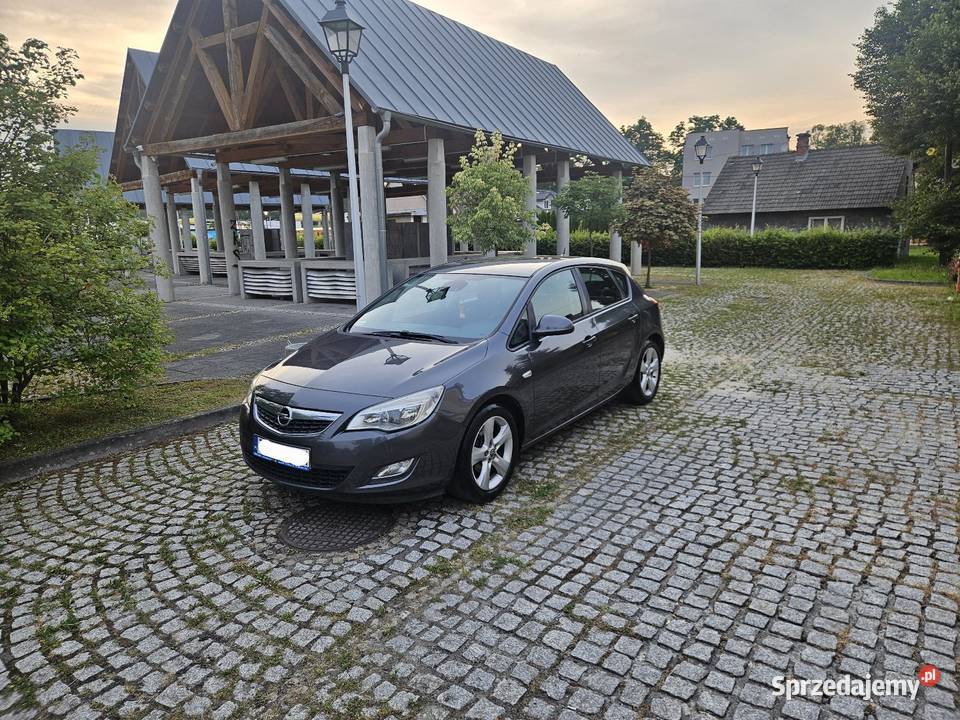 Opel Astra J 2010r 13cdTi Klima Alu 17 Kamera 95KM małopolskie