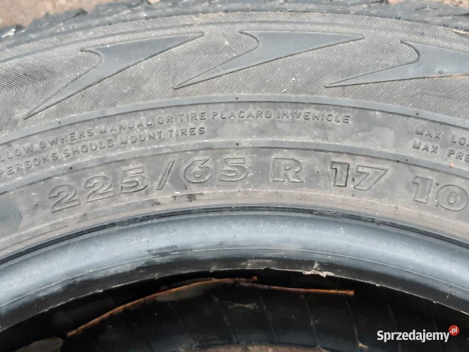 Opony zimowe Nokian 2256517 225 sprzedam
