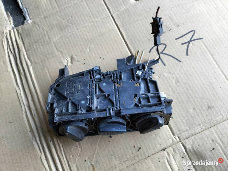 PANEL VW GOLF 3 PANEL NAWIEU Wyposażenie wnętrza