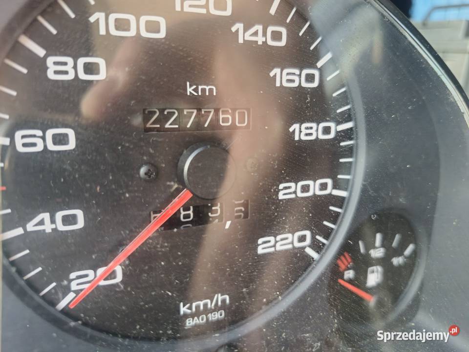 Licznik Audi 80 B4 benzyna 20 UN4 osobowe Chojnów