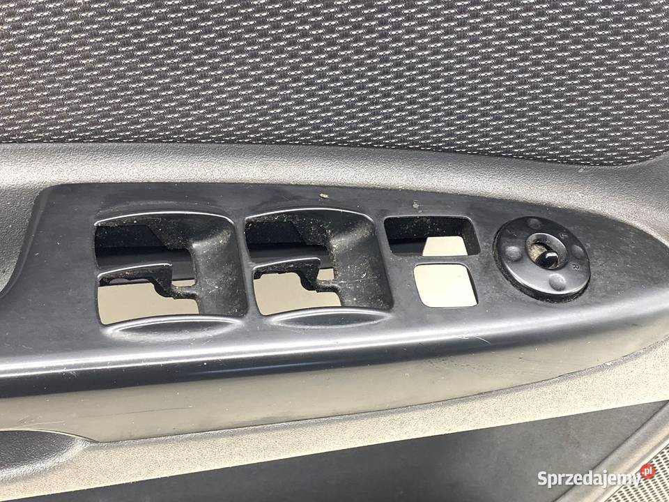 BOCZEK DRZWI LEWY PRZÓD KIA RIO II Hatchback