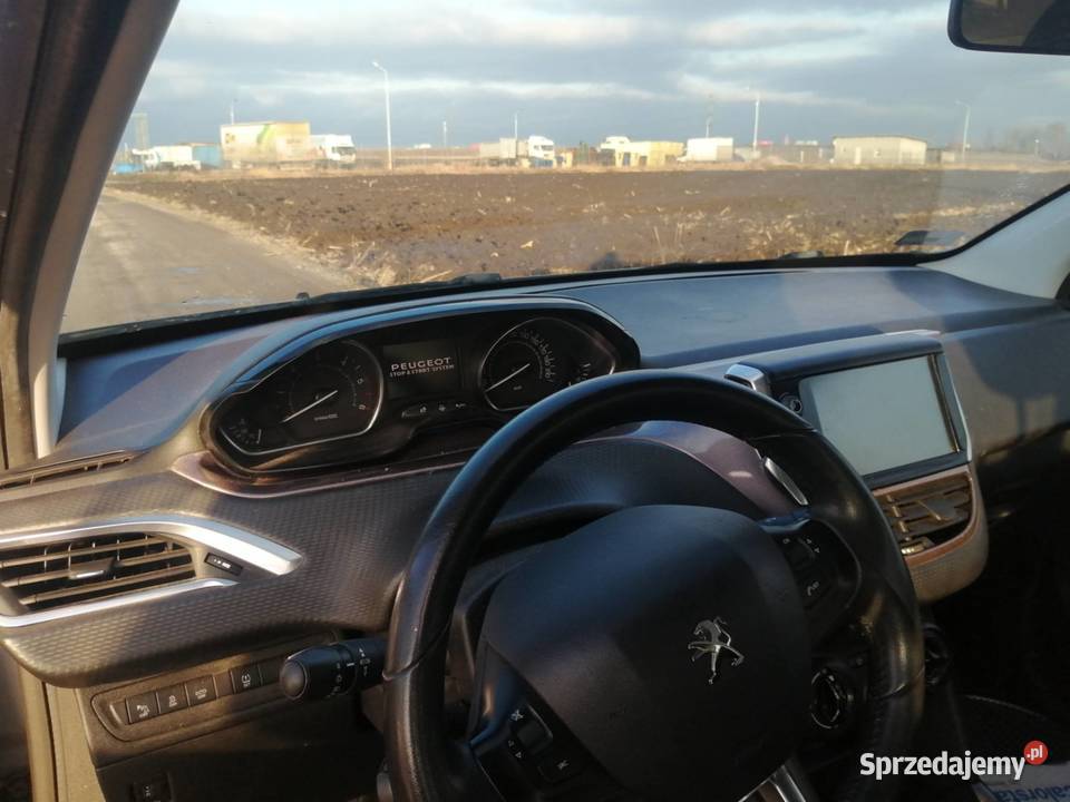 Peugeot 2008 mały przebieg 134 grudzień 2014 Karwiany