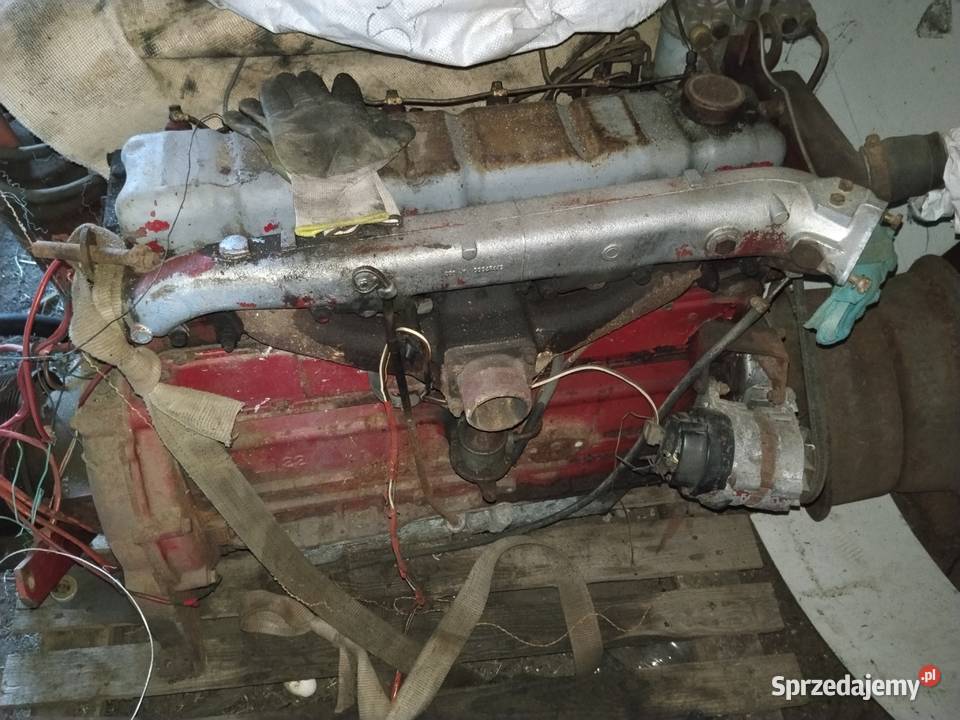 Silnik 6 cylindrowy Perkins kombajnu mf525 Głużek