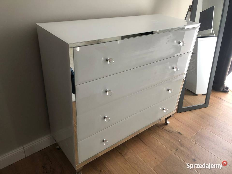 Stylowa komoda szklana Połączenie białego szkła