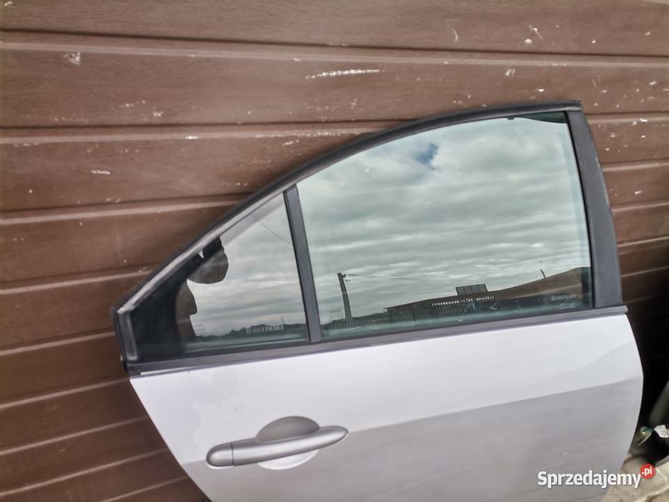 NISSAN PRIMERA P12 HB DRZWI PRAWY TYŁ KY0G małopolskie Nowy Sącz