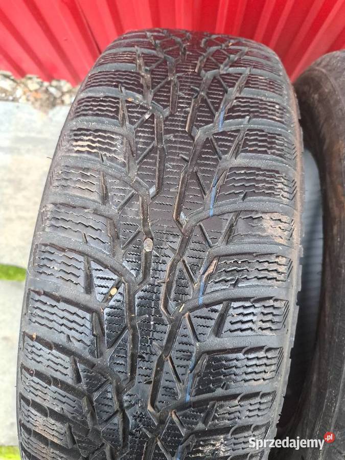 Opony Zimowe Nokian Wr D4 18565R15 Skała sprzedam