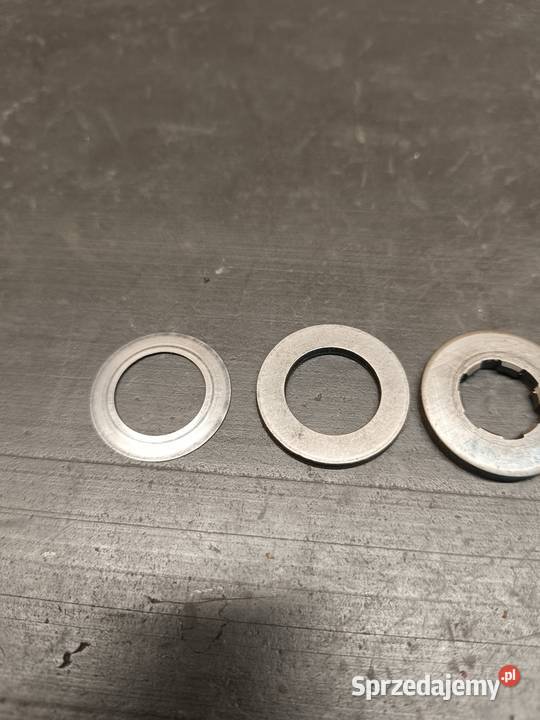 Nakrętka podkładka dystans kosz sprzęgłowy Pozostałe Gołaczewy