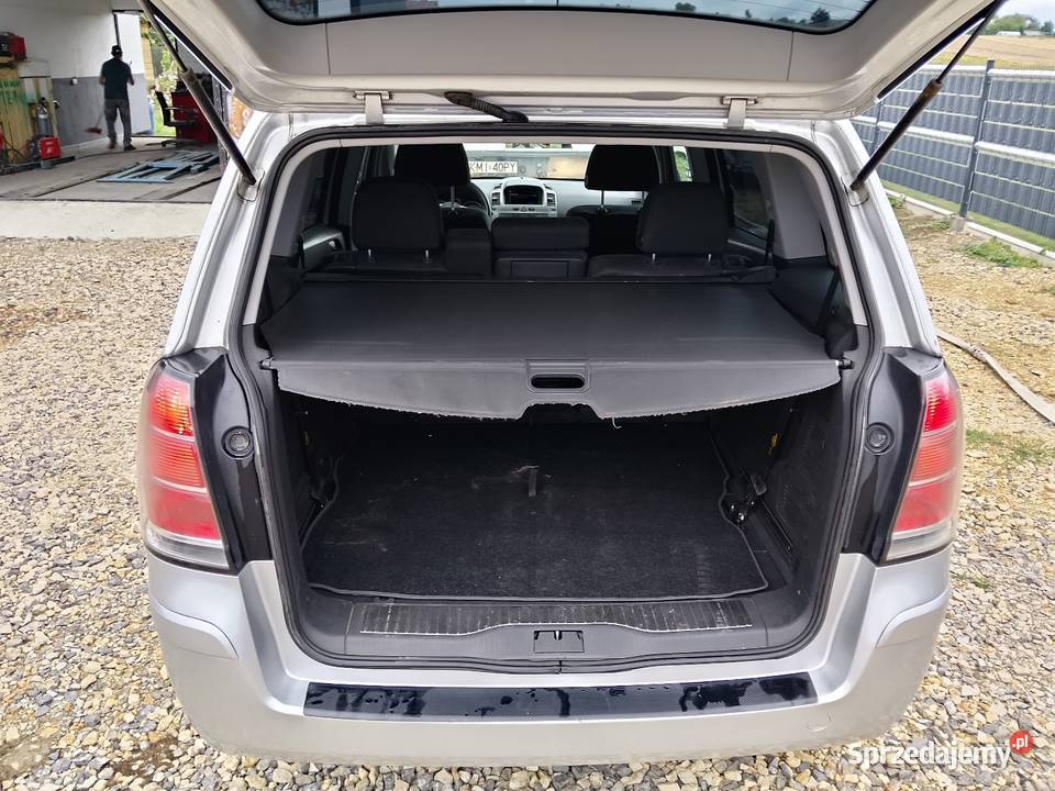 Zadbany Opel Zafira 7 miejsc Okazja 1900cm3