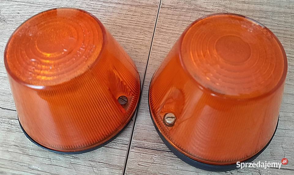 Lampa kierunkowskazu klosz E 92 F z lat PRL Oświetlenie Ostrów Wielkopolski