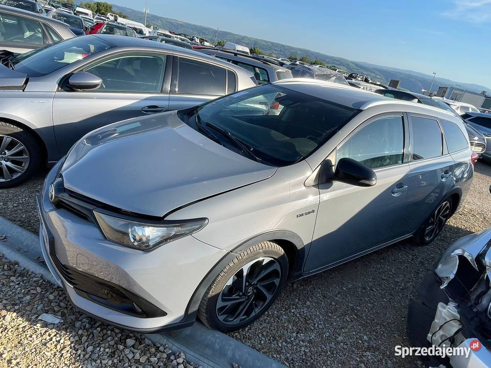 TOYOTA Auris 18i 136 Hybride Touring Sports Przemyśl