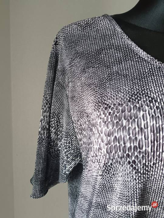 Długa Suknia kolor szary krótki rękaw wzór skóra Krosno