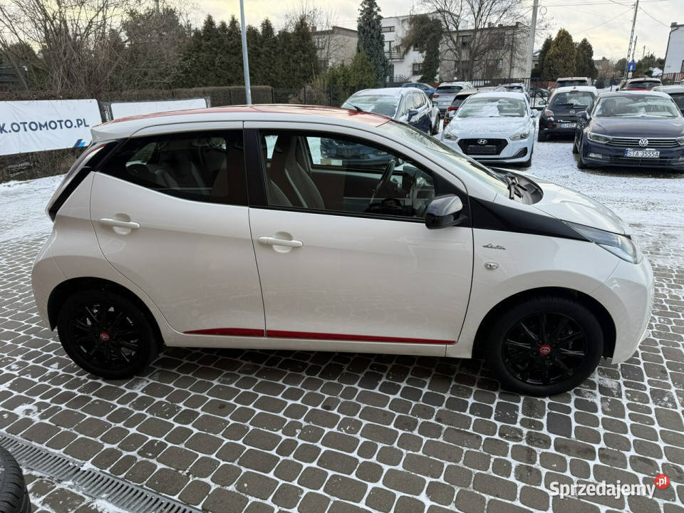 Toyota Aygo 10 69 Klima Navi Kamera Krajowy II wspomaganie kierownicy Orzech