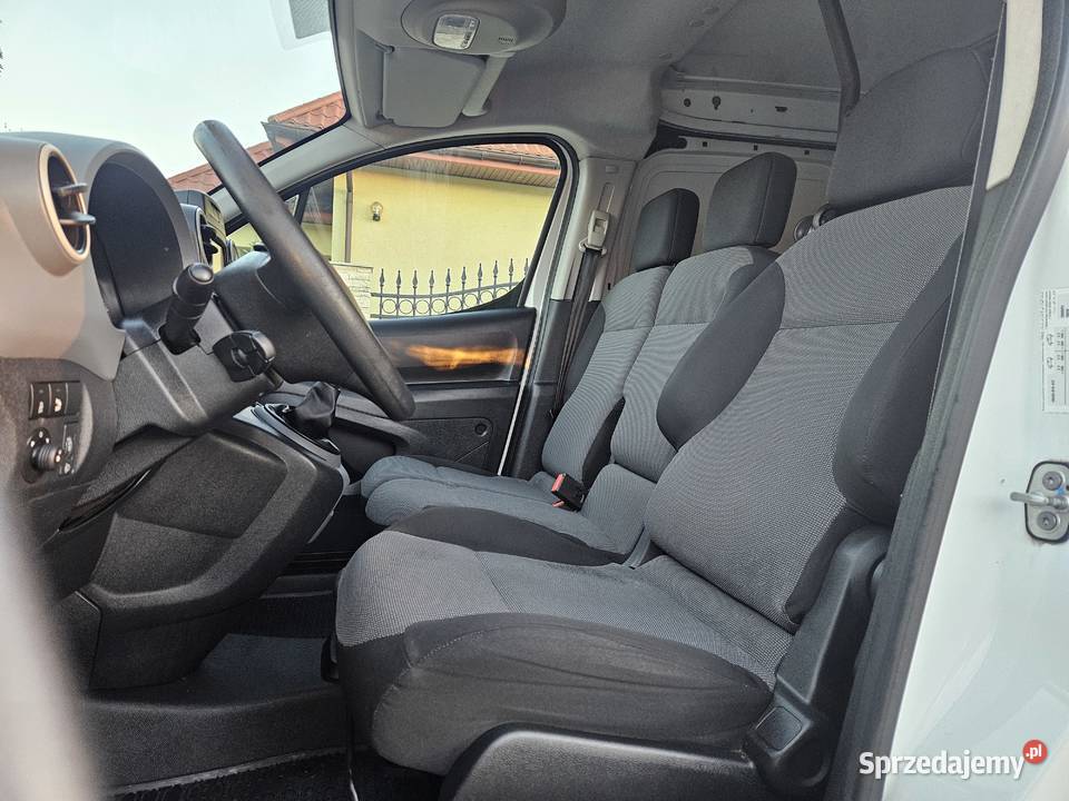 Super stan navi czujniki cofania serwis Rok produkcji 2018 Tarnów