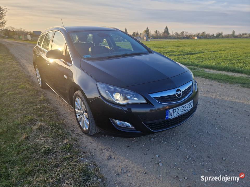 Opel ASTRA 14 Turbo 140 2012r Kombi Przasnysz sprzedam