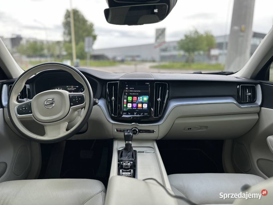 Volvo XC60 20 T6 Momentum Samochody osobowe Łomża