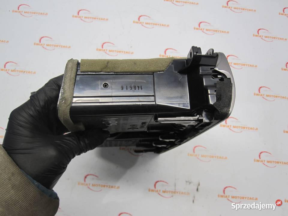 MAZDA 3 III 14r kratki nawiewu środek BHR16491X Kratki nawiewu Kratki nawiewu Kielce sprzedam