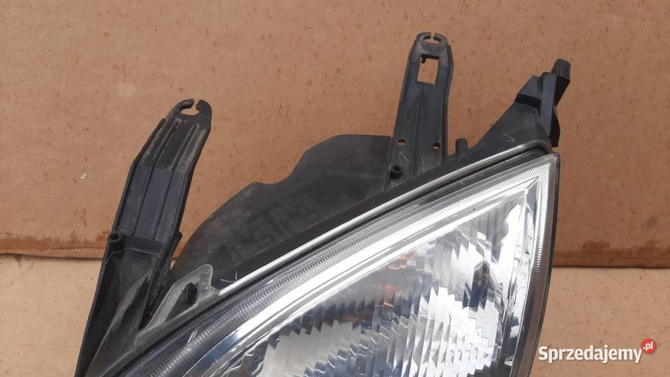 lampa przednia lewa Ford Fusion 0205r lewe Dębno