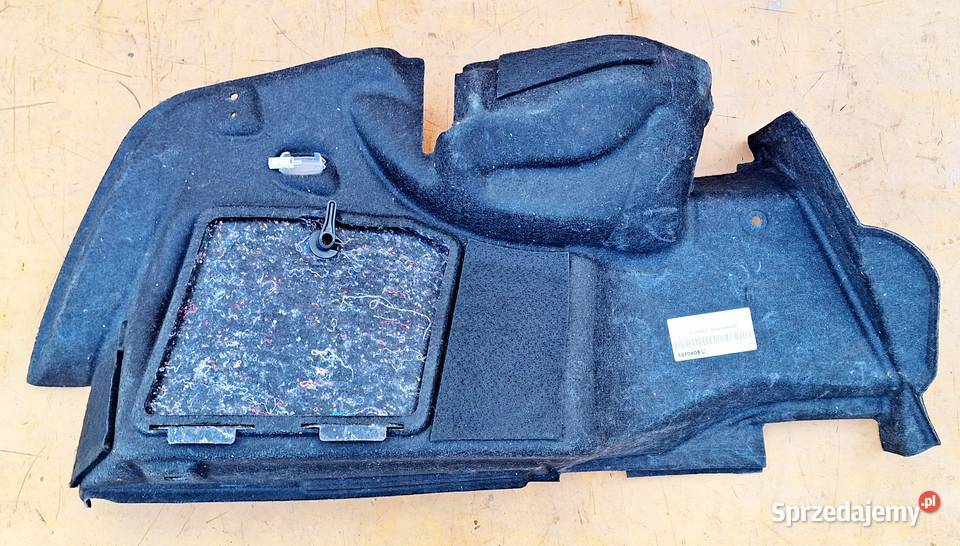 MERCEDES W204 BOCZEK BAGAŻNIKA LEWY W204 SEDAN osobowe Radom