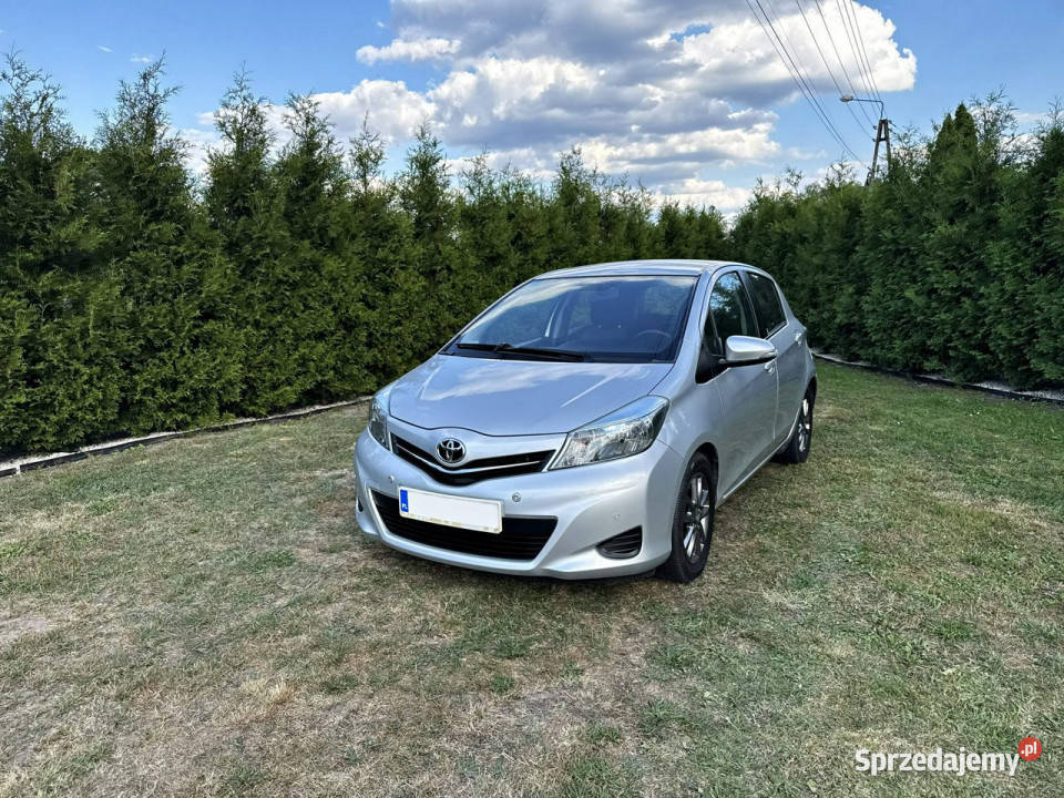 Toyota Yaris 13 VVTi 99 BG Kamera Cofania Navi isofix Yaris sprzedam
