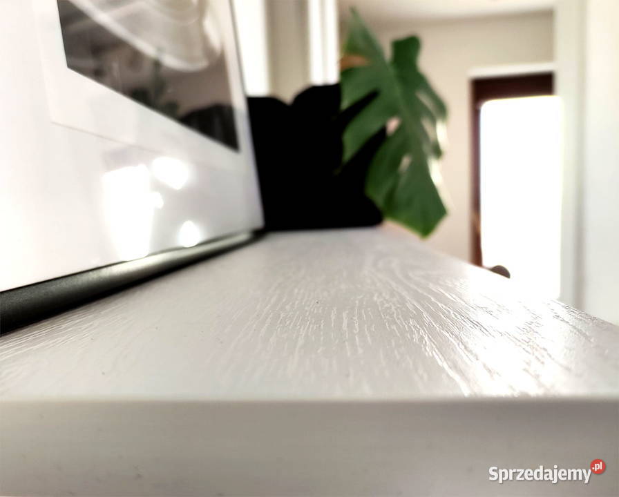 wisząca biała półka mocowana na białych Szafy, regały, półki kujawsko-pomorskie Bydgoszcz sprzedam