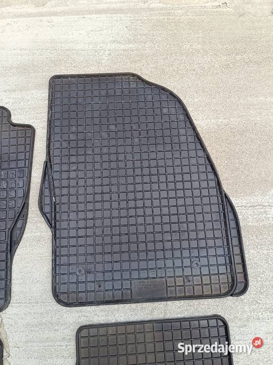 Dywaniki gumowe Ford Focus MK2 nowe Piastów