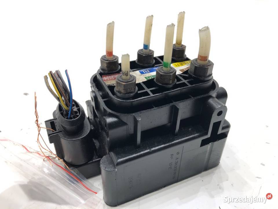 ROZDZIELACZ ZAWIESZENIA A2513200058 Rozdzielacze