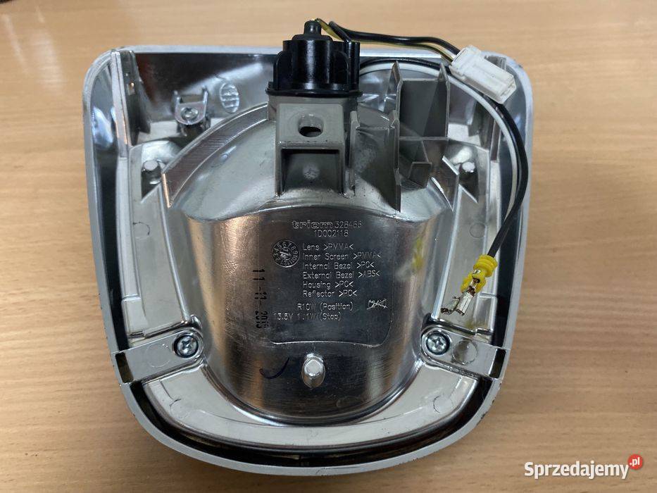 Piaggio Vespa Primavera Lampa Tył TYLNA Sprint Poznań