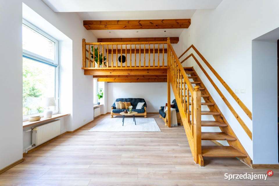 55 m2 powierzchni antresola BEZ PROWIZJI 55.19m2