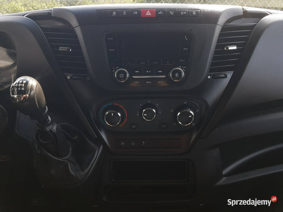 Iveco Daily KONTENER NISKOPODŁOGOWY 443x223x242 immobilizer Poręba sprzedam