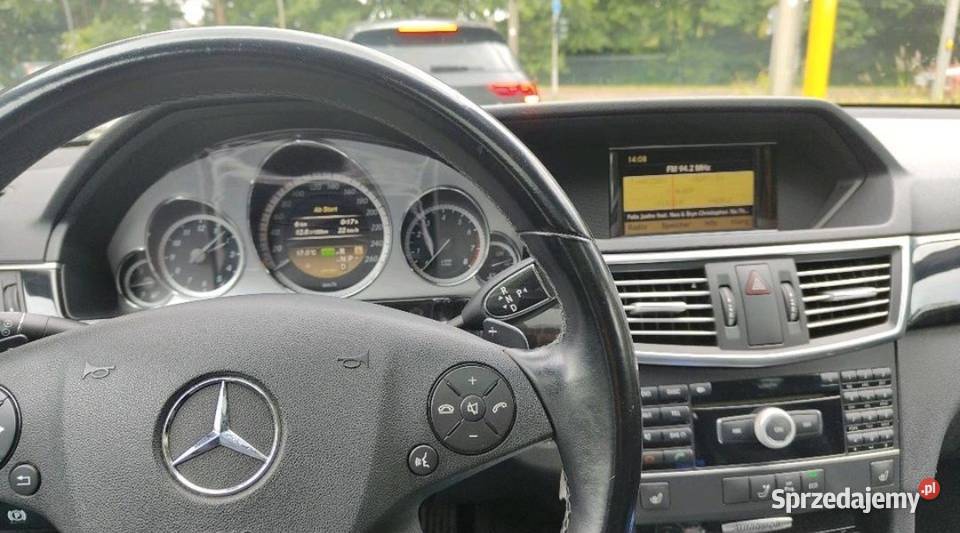 Mercedes E250 CGI W212 Avantgarde ILS 7GTRONIC 1798cm3 Motoryzacja Babiak