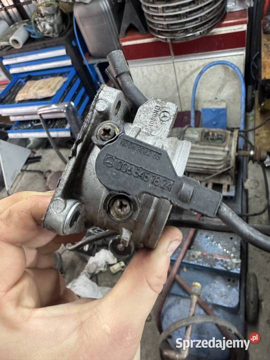 Przepustnica w124 m102 23 Poraj